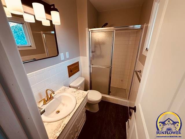 2736 SW Osborn RD, Topeka, KS 66614