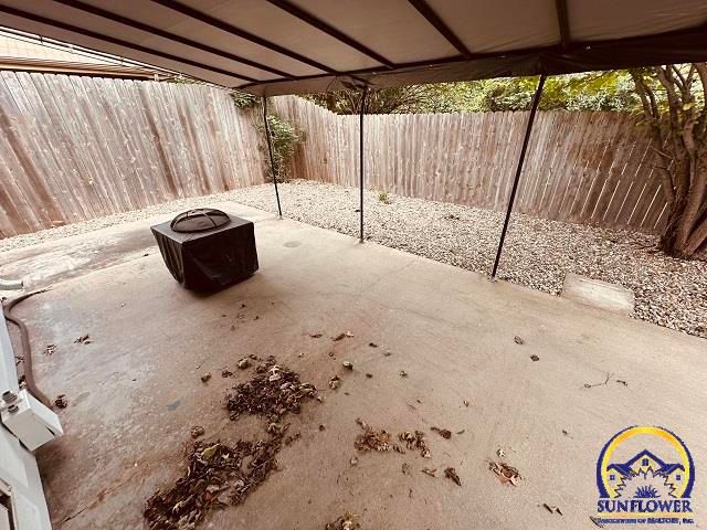 2736 SW Osborn RD, Topeka, KS 66614