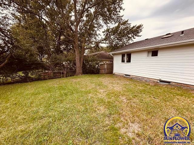 2736 SW Osborn RD, Topeka, KS 66614