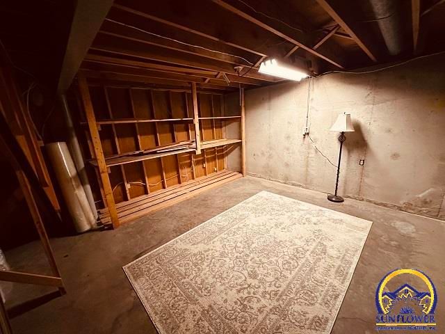 2736 SW Osborn RD, Topeka, KS 66614