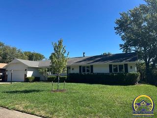 2736 SW Osborn RD, Topeka, KS 66614