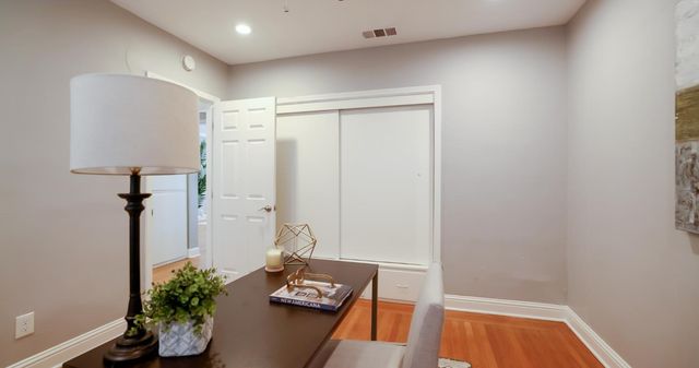 855 35th St, Sacramento, CA 95816