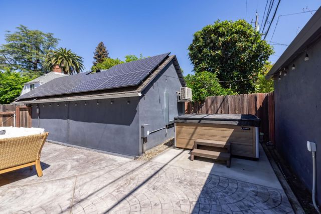 855 35th St, Sacramento, CA 95816