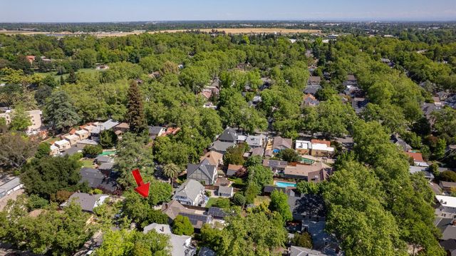 855 35th St, Sacramento, CA 95816
