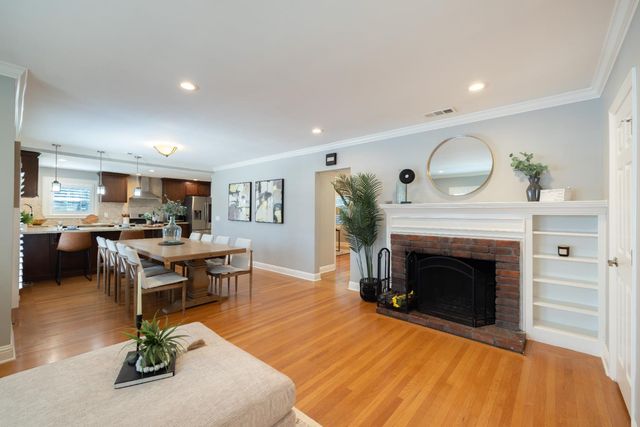 855 35th St, Sacramento, CA 95816
