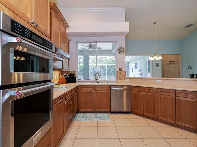 6489 53rd Circle, Vero Beach, FL 32967