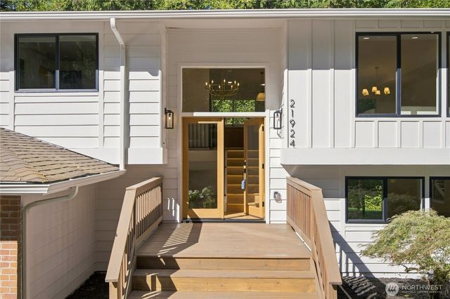21924 NE 164th St, Woodinville, WA 98077