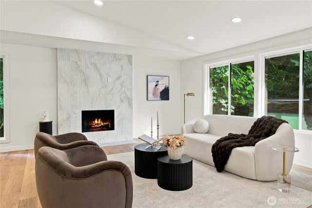 21924 NE 164th St, Woodinville, WA 98077