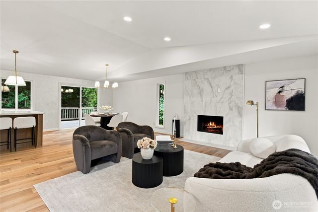 21924 NE 164th St, Woodinville, WA 98077