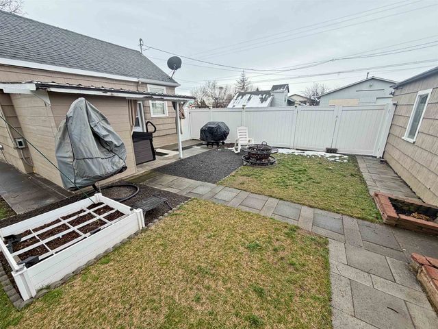 1805 N PARK Rd, Spokane, WA 99212