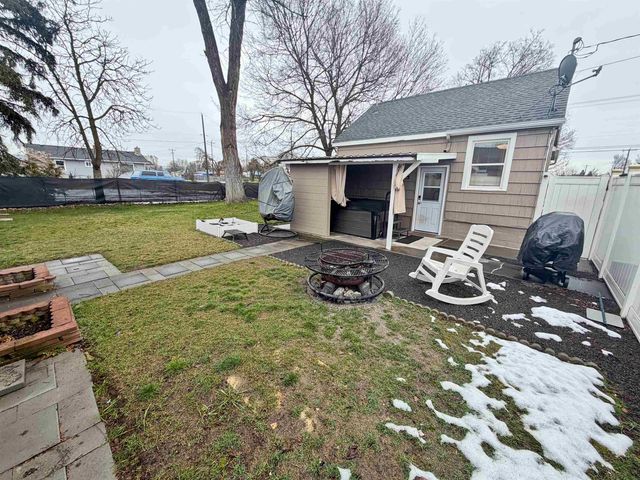 1805 N PARK Rd, Spokane, WA 99212