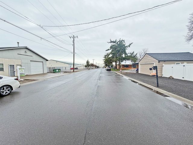 1805 N PARK Rd, Spokane, WA 99212