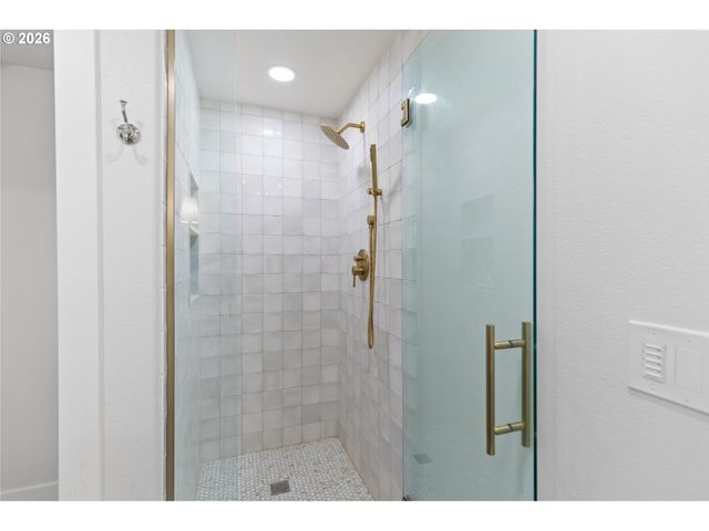 22950 Se FILBERT Rd, Eagle Creek, OR 97022