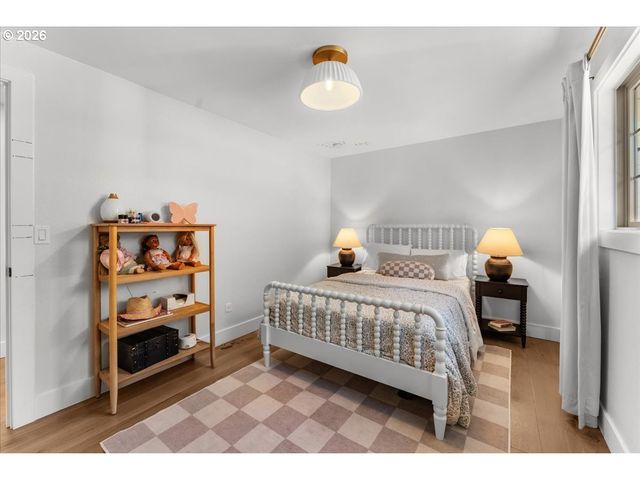 22950 Se FILBERT Rd, Eagle Creek, OR 97022
