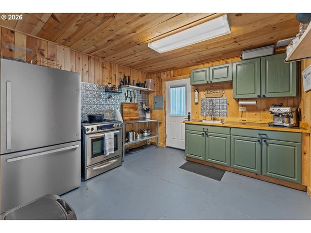 22950 Se FILBERT Rd, Eagle Creek, OR 97022