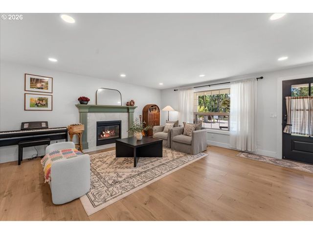 22950 Se FILBERT Rd, Eagle Creek, OR 97022