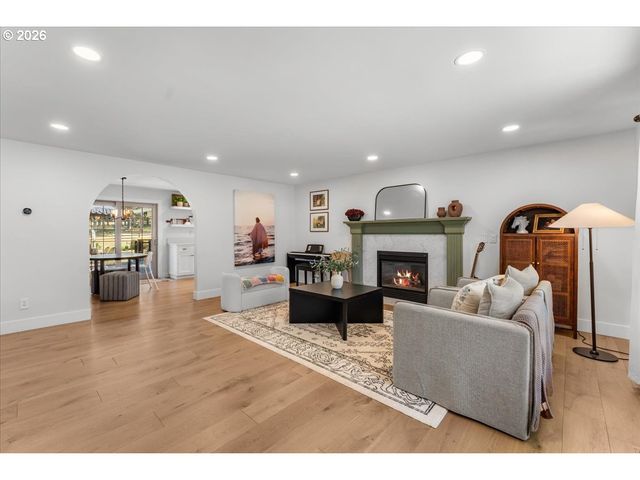 22950 Se FILBERT Rd, Eagle Creek, OR 97022