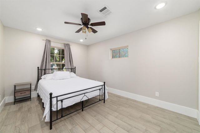 6720 Cathcart Drive, Houston, TX 77091