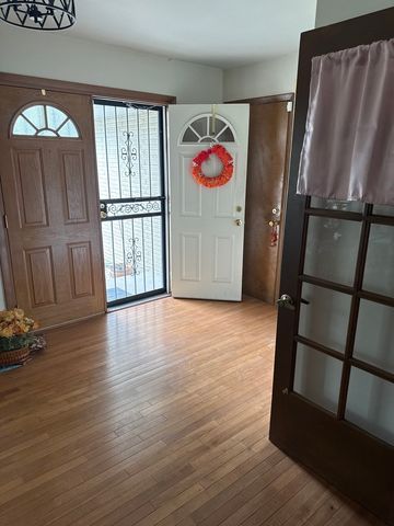1214 E 165th Street, South Holland, IL 60473