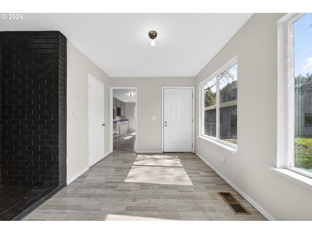 1355 DAYS CREEK CUTOFF Rd, Myrtle Creek, OR 97457