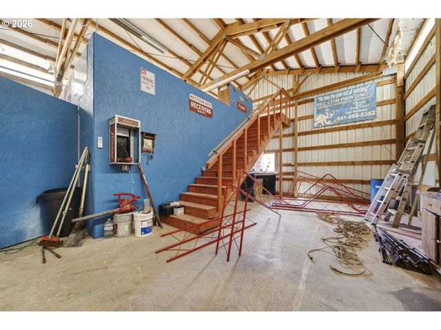 1355 DAYS CREEK CUTOFF Rd, Myrtle Creek, OR 97457