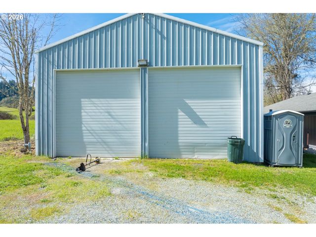 1355 DAYS CREEK CUTOFF Rd, Myrtle Creek, OR 97457