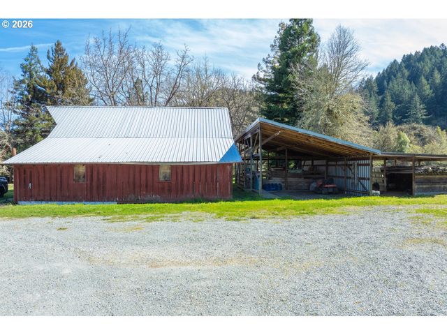 1355 DAYS CREEK CUTOFF Rd, Myrtle Creek, OR 97457