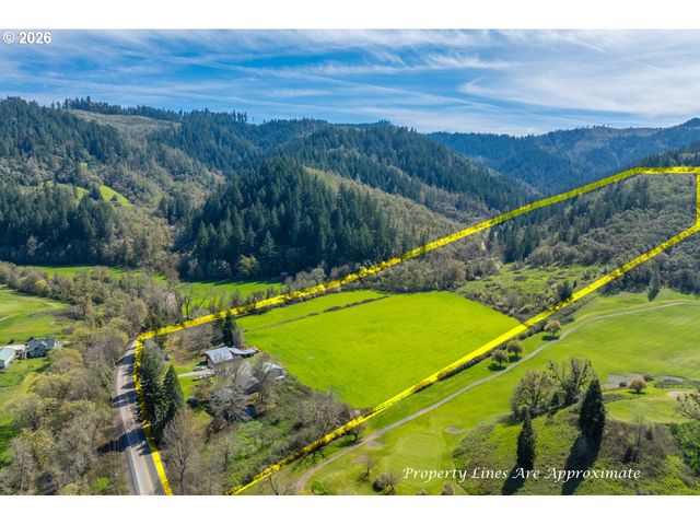 1355 DAYS CREEK CUTOFF Rd, Myrtle Creek, OR 97457