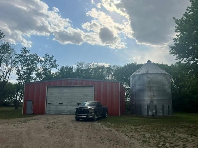 19443 560th Avenue, Austin, MN 55912