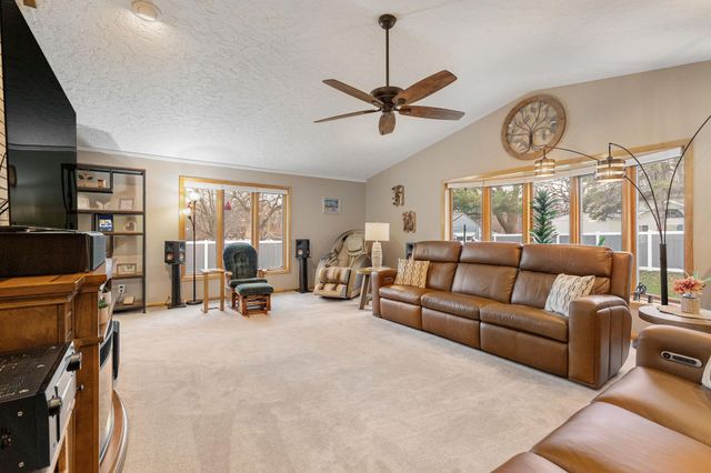 307 21st Street NW, Austin, MN 55912