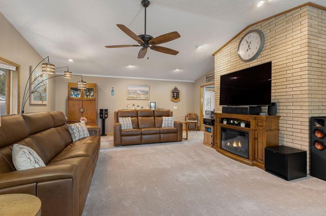 307 21st Street NW, Austin, MN 55912