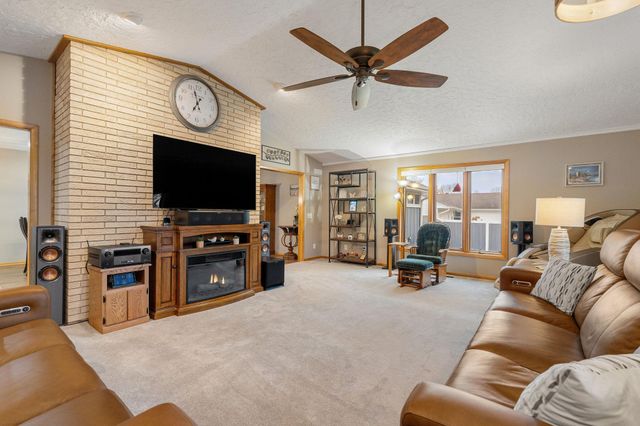 307 21st Street NW, Austin, MN 55912