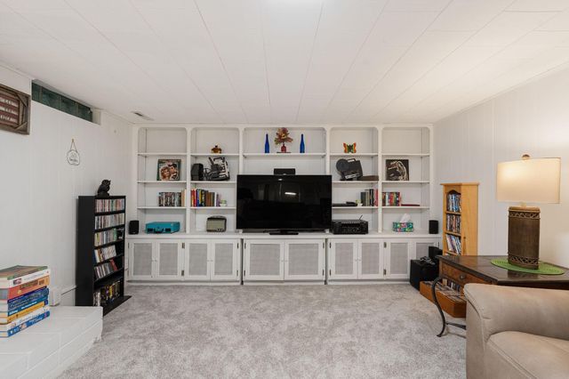 307 21st Street NW, Austin, MN 55912