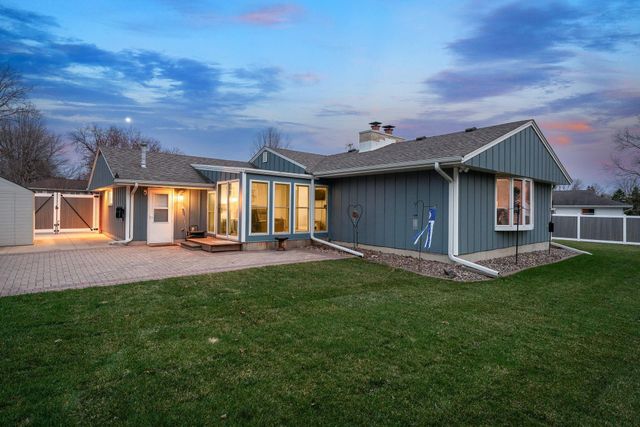 307 21st Street NW, Austin, MN 55912