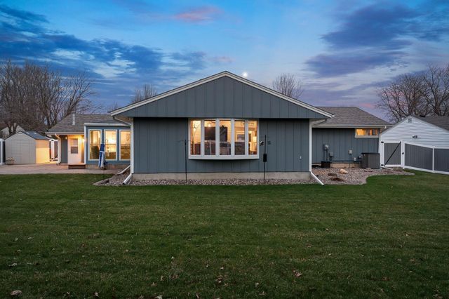 307 21st Street NW, Austin, MN 55912