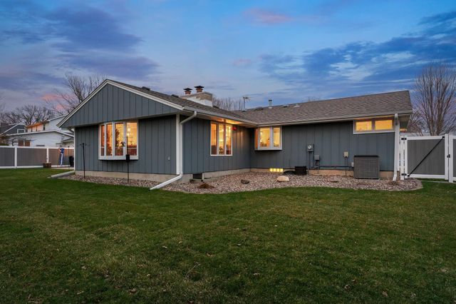 307 21st Street NW, Austin, MN 55912