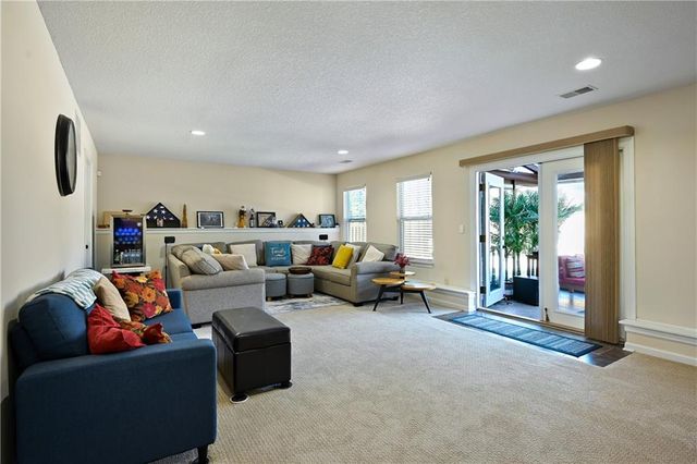 906 EVE ORCHID Drive, Greenwood, MO 64034