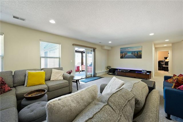 906 EVE ORCHID Drive, Greenwood, MO 64034