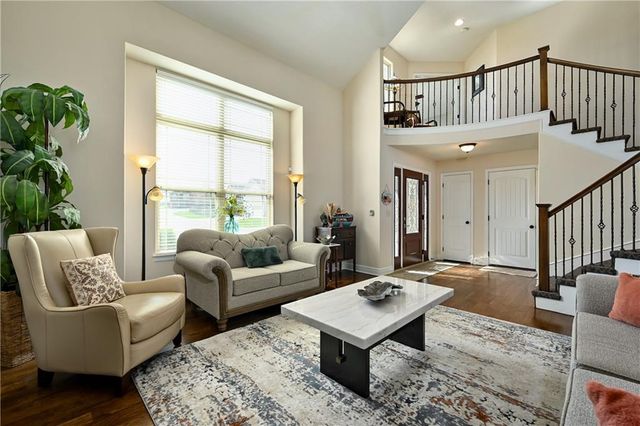 906 EVE ORCHID Drive, Greenwood, MO 64034