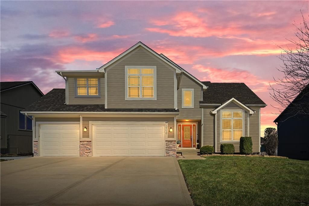 906 EVE ORCHID Drive, Greenwood, MO 64034