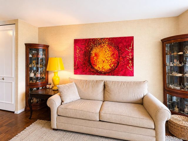 27010 Grand Central Parkway 21D, Floral Park, NY 11005