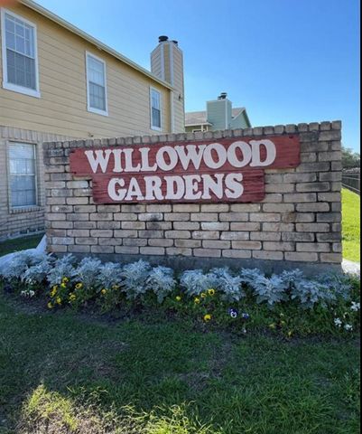 7679 Fallbrook Drive 7679, Houston, TX 77086