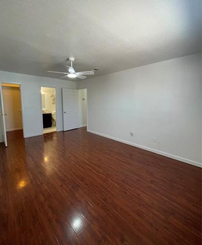 7679 Fallbrook Drive 7679, Houston, TX 77086