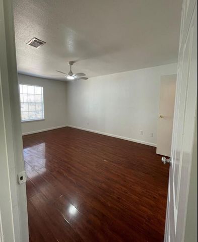 7679 Fallbrook Drive 7679, Houston, TX 77086