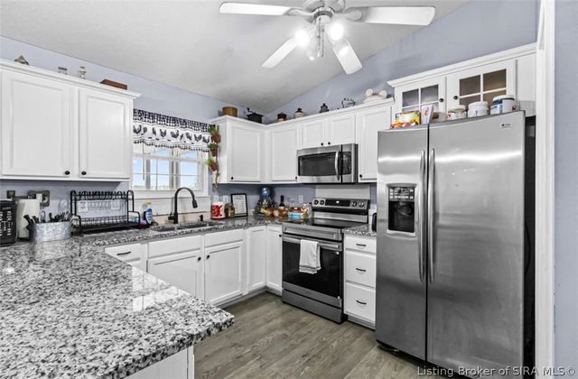 1205 Stonelilly Drive, Jeffersonville, IN 47130