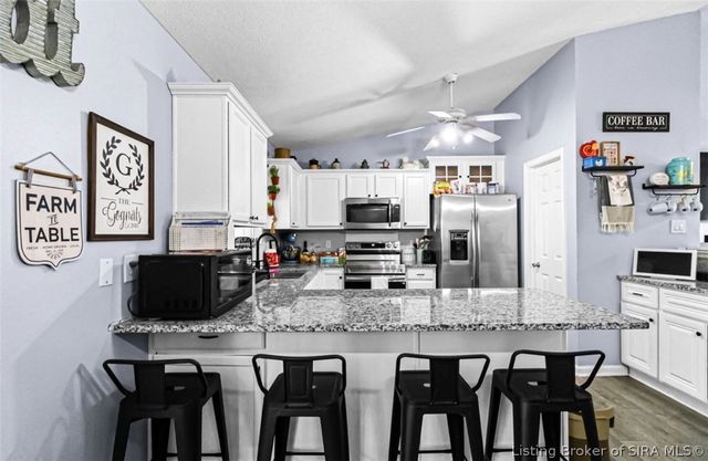 1205 Stonelilly Drive, Jeffersonville, IN 47130