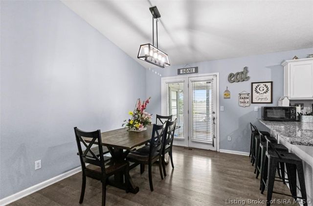 1205 Stonelilly Drive, Jeffersonville, IN 47130