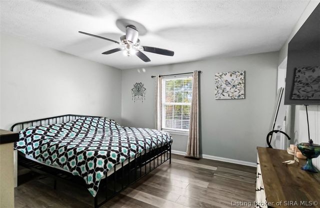 1205 Stonelilly Drive, Jeffersonville, IN 47130