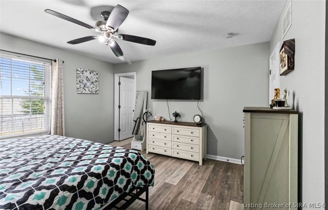 1205 Stonelilly Drive, Jeffersonville, IN 47130