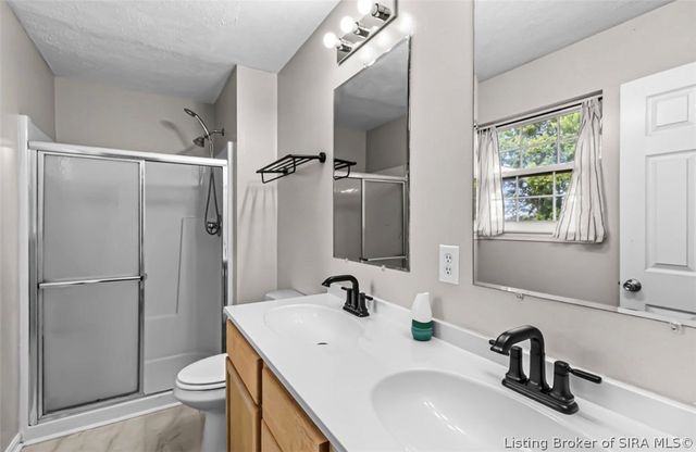 1205 Stonelilly Drive, Jeffersonville, IN 47130